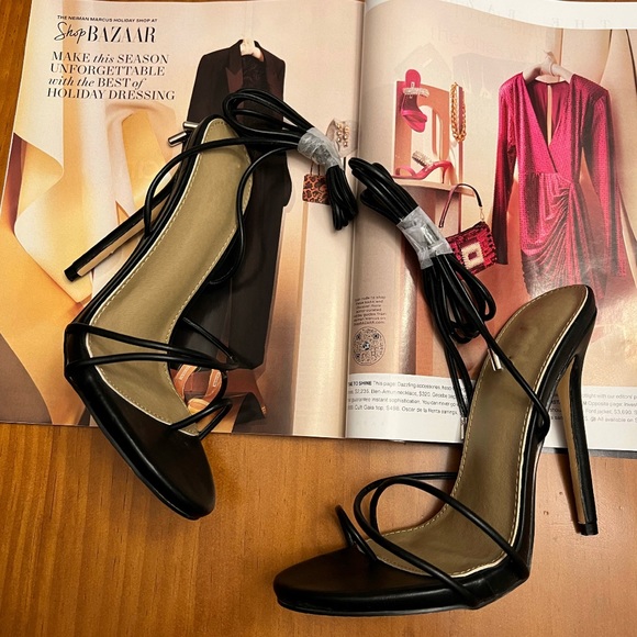 New hot black lace heels - Picture 4 of 4